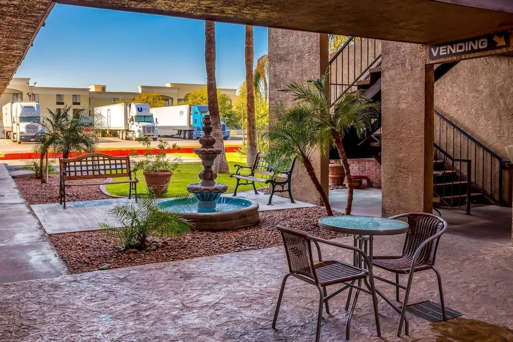 Foto - Travelers Inn - Phoenix