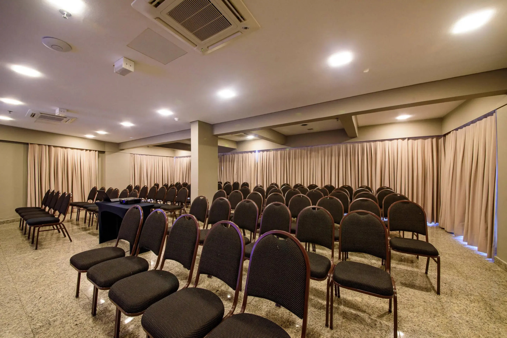 Foto - Comfort Suites Brasília