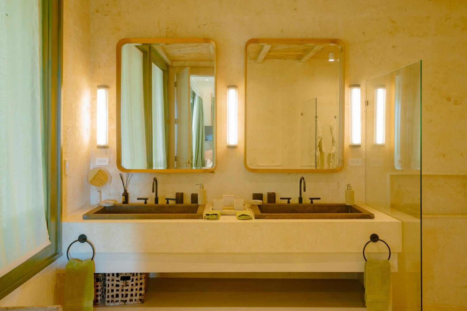 Foto - One-of-a-kind villa with open spaces and amazing views in luxury beach resort