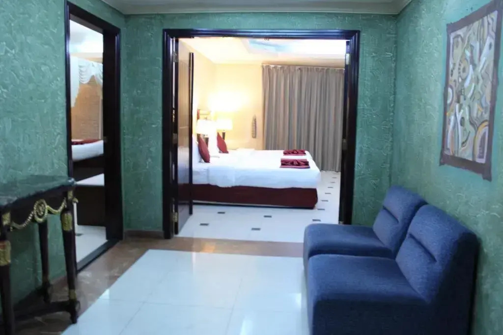 Photo - Oriental Hotel Apartments