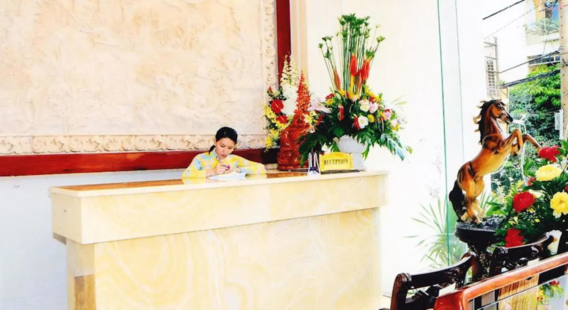 Photo - HOANG THANH THUY AIRPORT HOTEL 2 - Gần Ẩm Thực Đêm Chợ Hoàng Hoa Thám