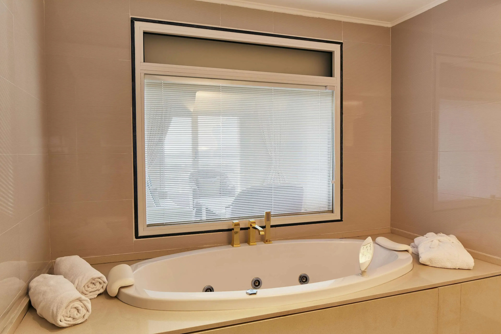 Foto - Doubletree By Hilton Hotel Izmir - Alsancak