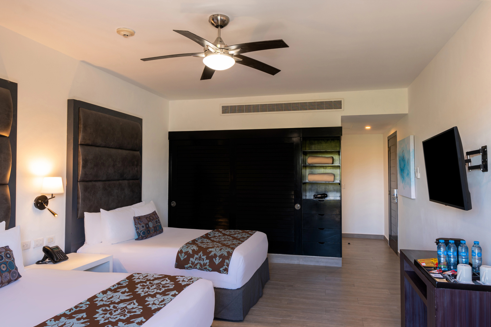 Photo - The Fives Beach Hotel & Residences All Senses Inclusive