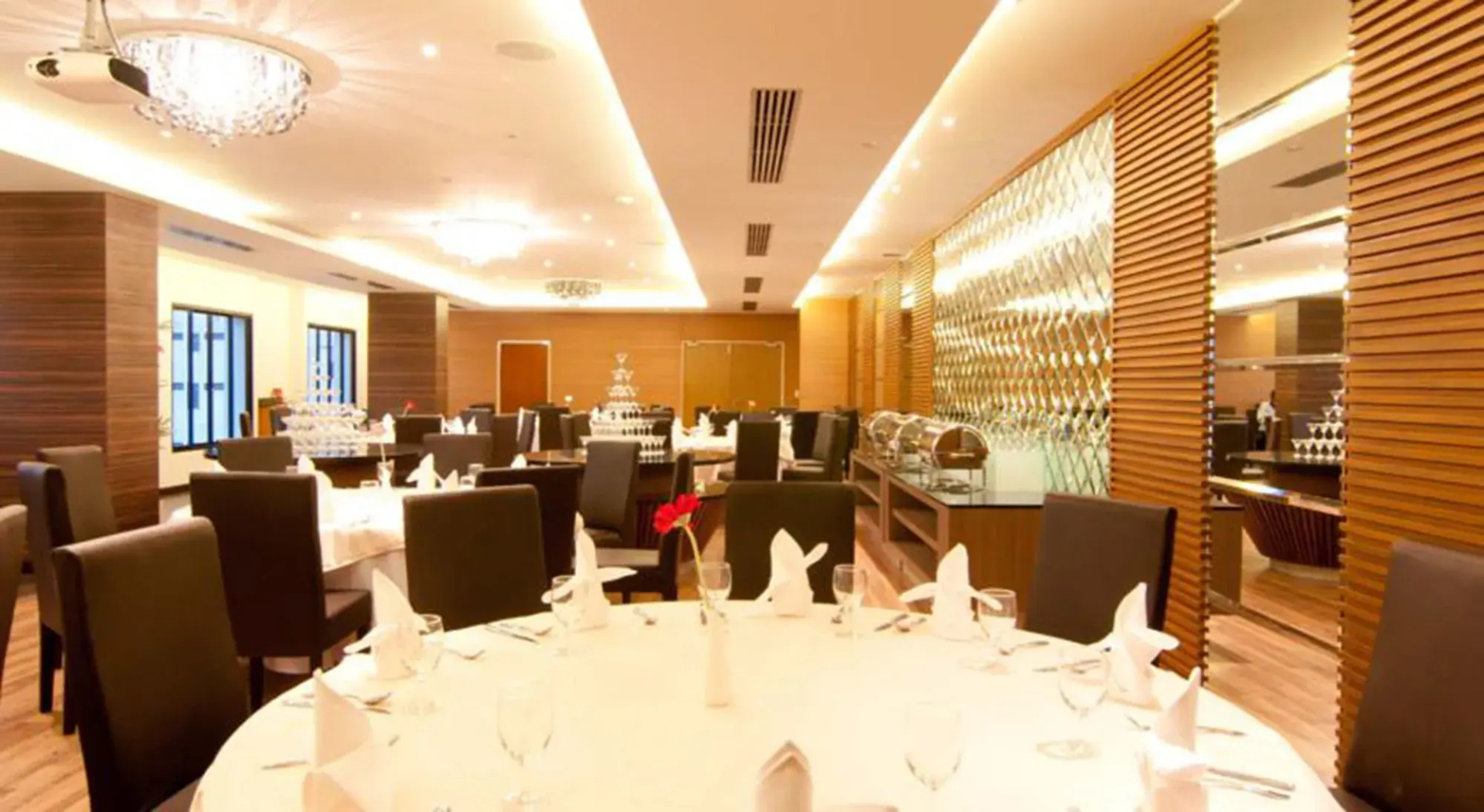 Photo - Grand Lord Boutique Hotel -Srinakarin