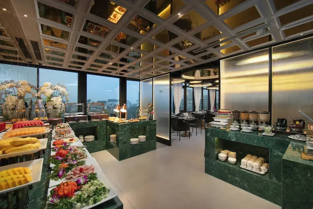 Photo - Le Premier Hotel & Rooftop Bar