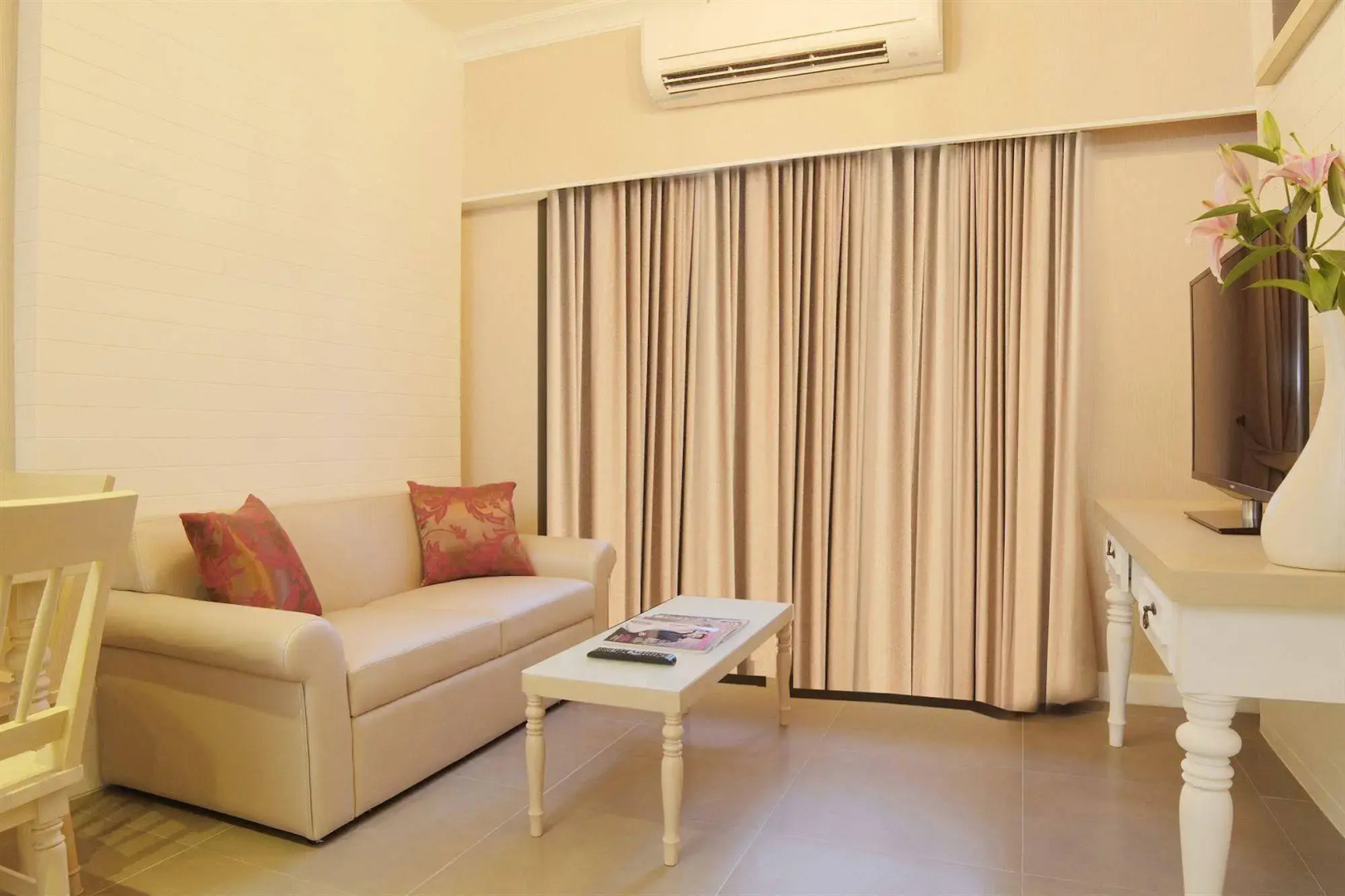 Photo - The Raya Surawong Bangkok