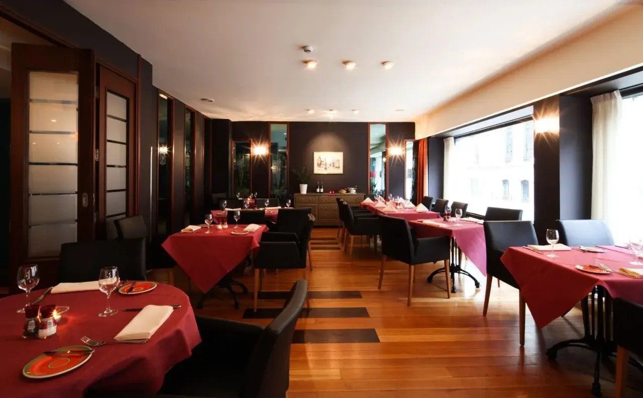 Photo - Theater Hotel