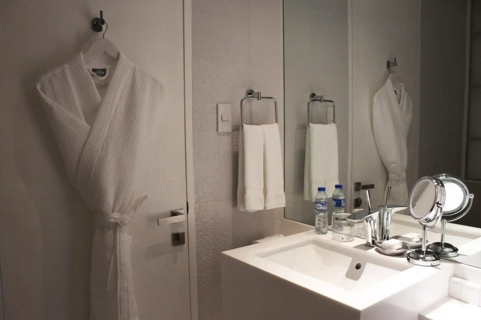 Foto - The Alpha Suites