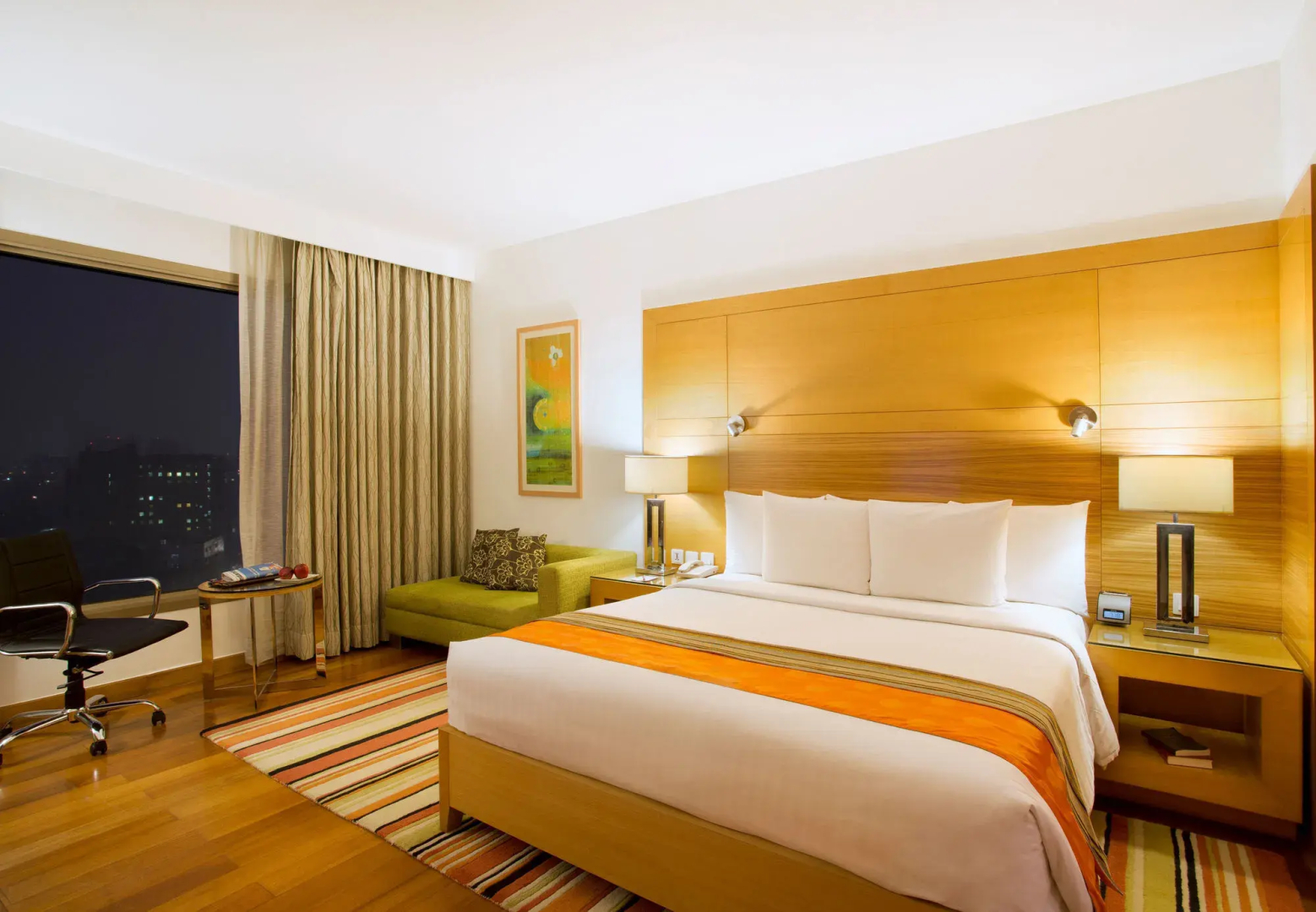 Photo - Courtyard by Marriott Gurugram Downtown
