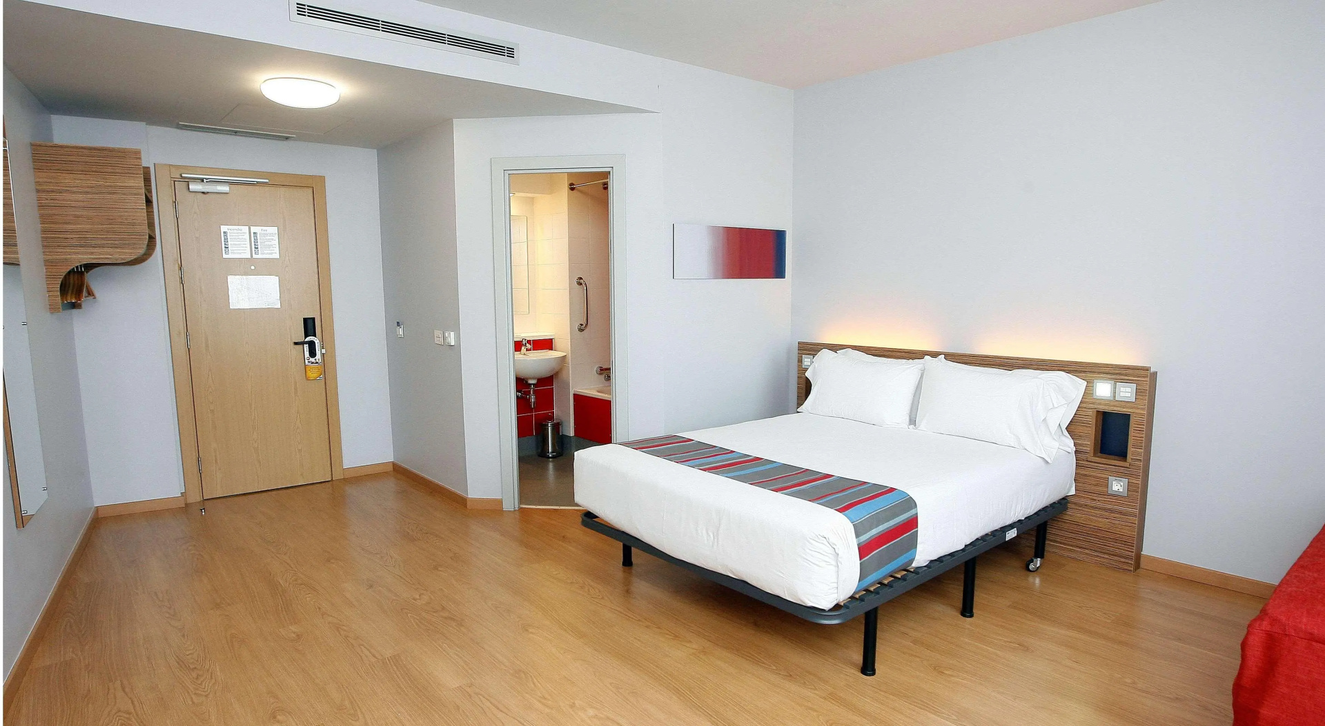 Foto - Travelodge Valencia Aeropuerto