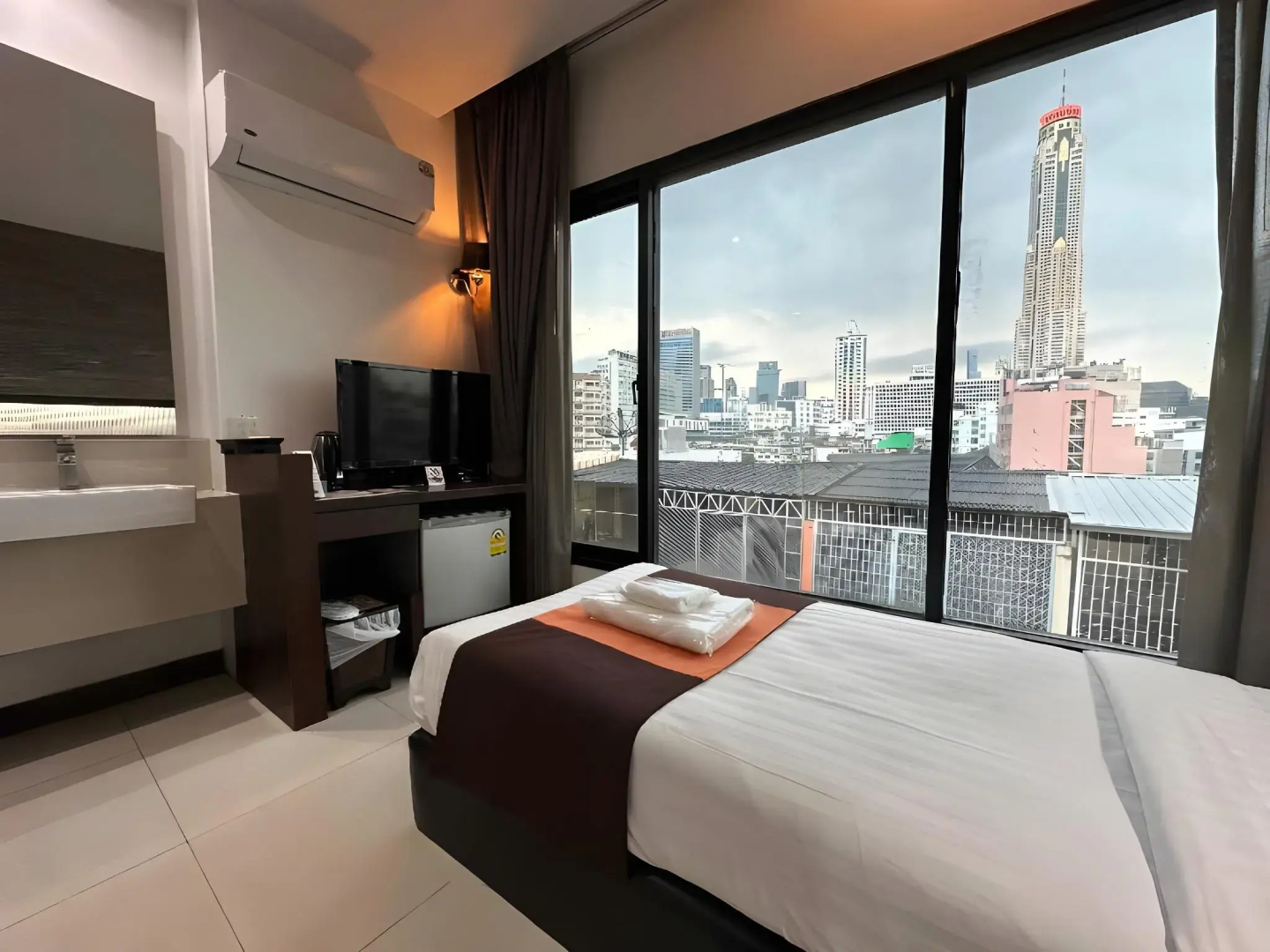 Photo - Collection O The Bangkok Airport Link Suite