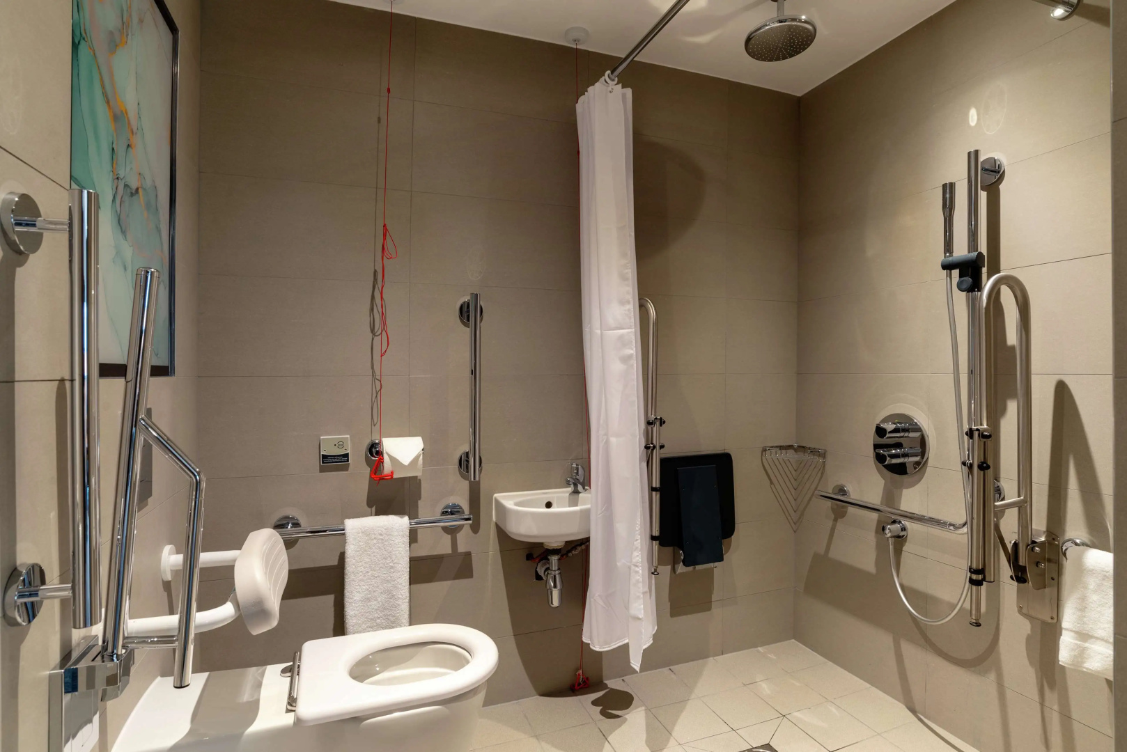 Photo - Hilton Garden Inn London Heathrow Terminal 2 and 3