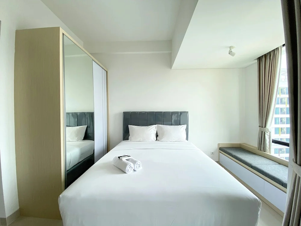 White Toned Style Studio At Lrt City Bekasi Apartment