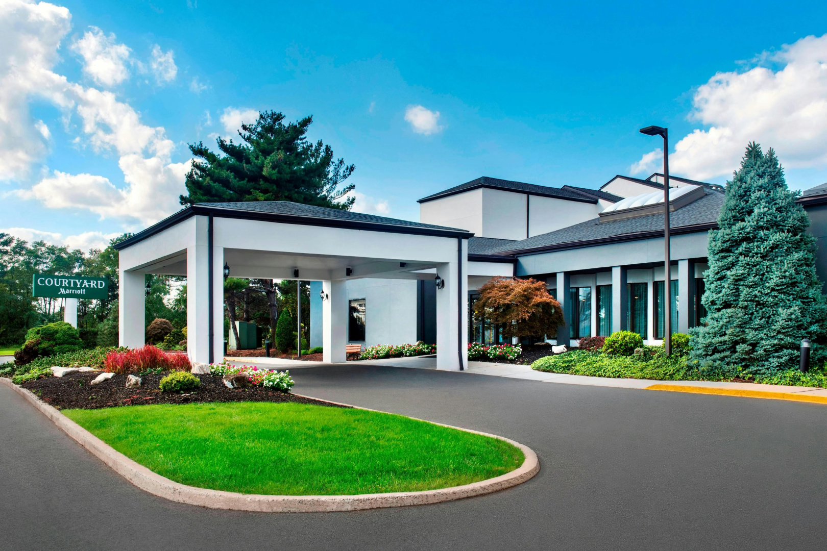 Foto - Courtyard by Marriott Newark Liberty International Airport