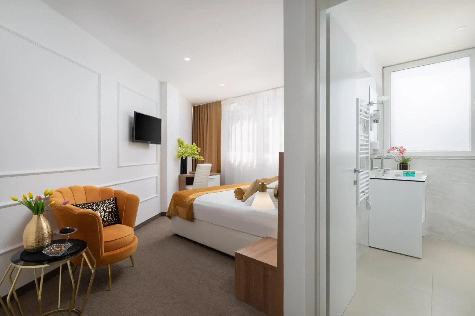 Photo - Hotel Corner