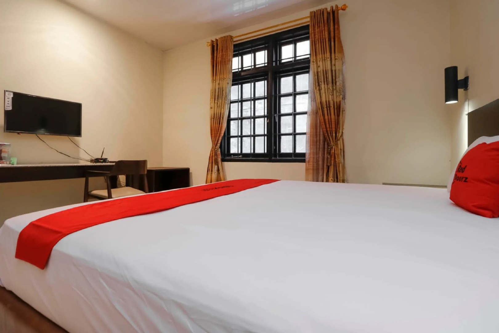 Foto - RedDoorz Plus near Halim Perdanakusuma 2