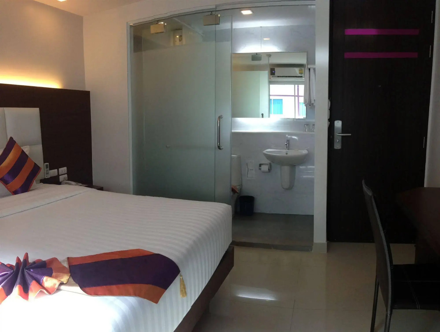 Photo - iCheck inn Nana by Aspira