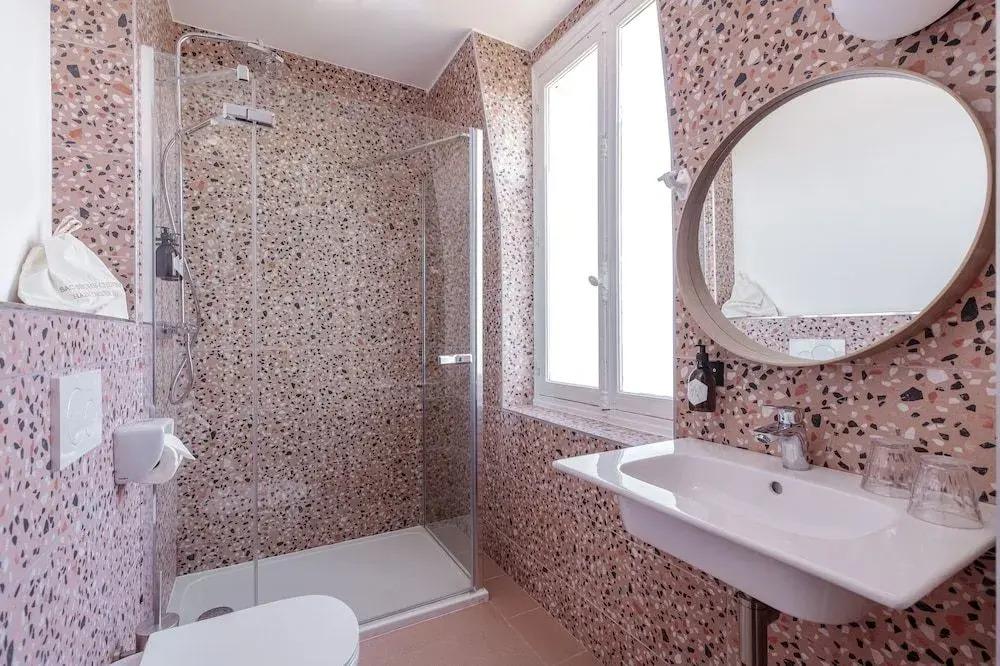 Photo - Corneille - Entrée autonome, réception en ligne - Encore Mieux