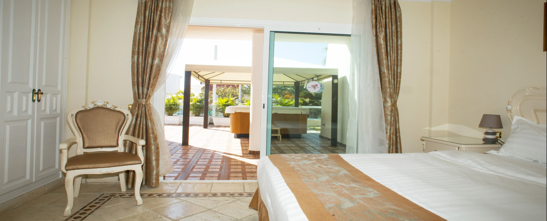 Photo - Flamingo Suites Boutique Hotel