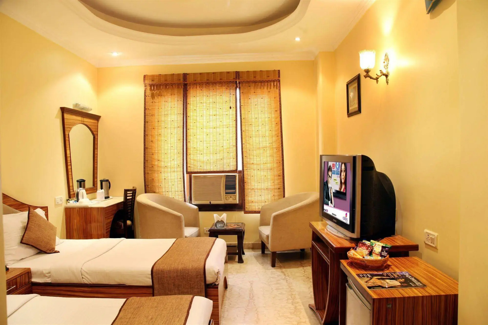 Foto - Hotel TJS Royale, Karol Bagh, 2 Mins from Metro