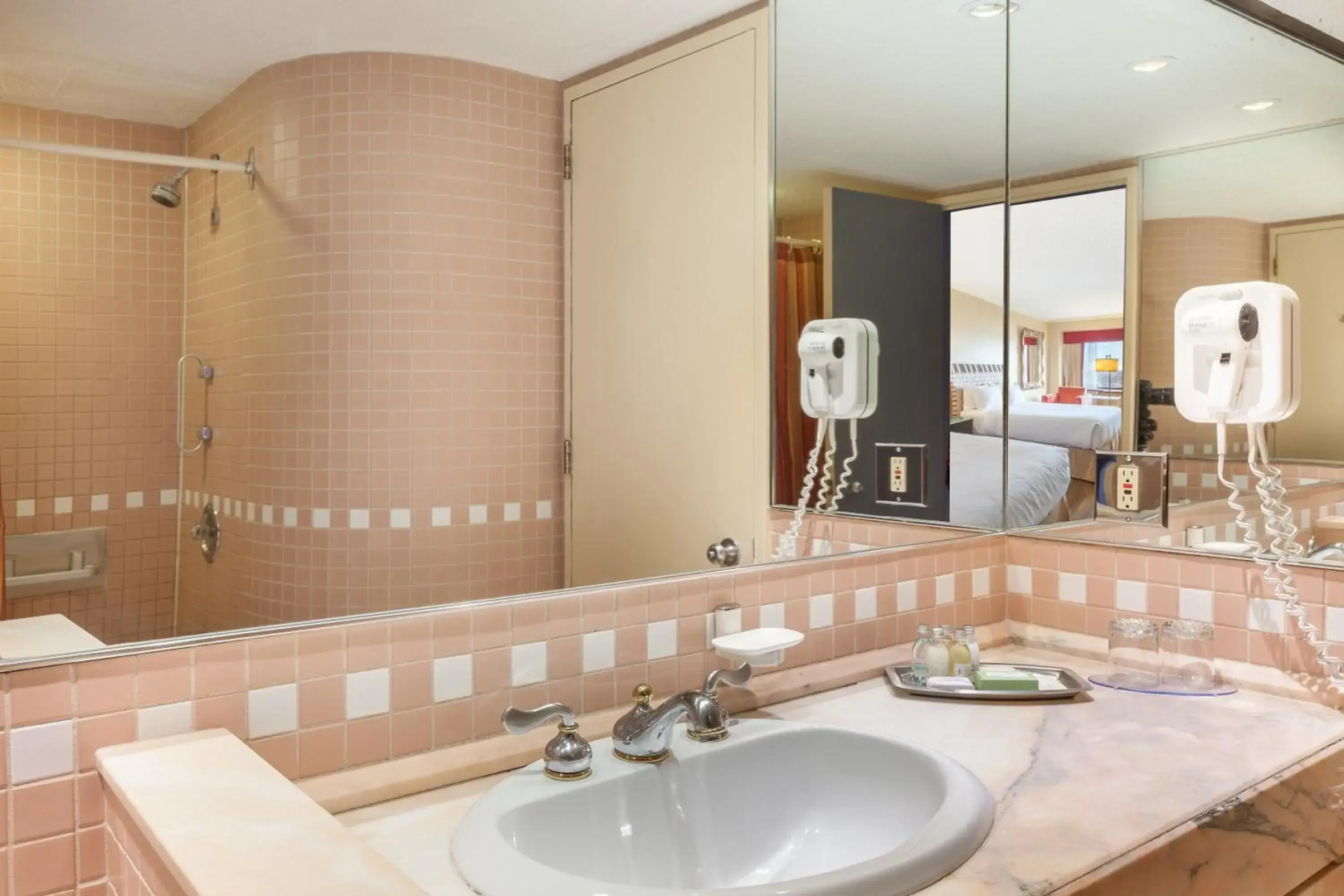 Photo - Hôtel Le Concorde Québec