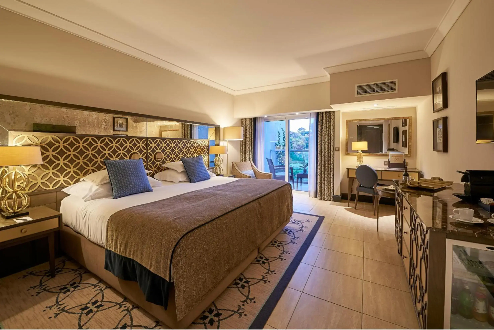 Photo - Dona Filipa Hotel