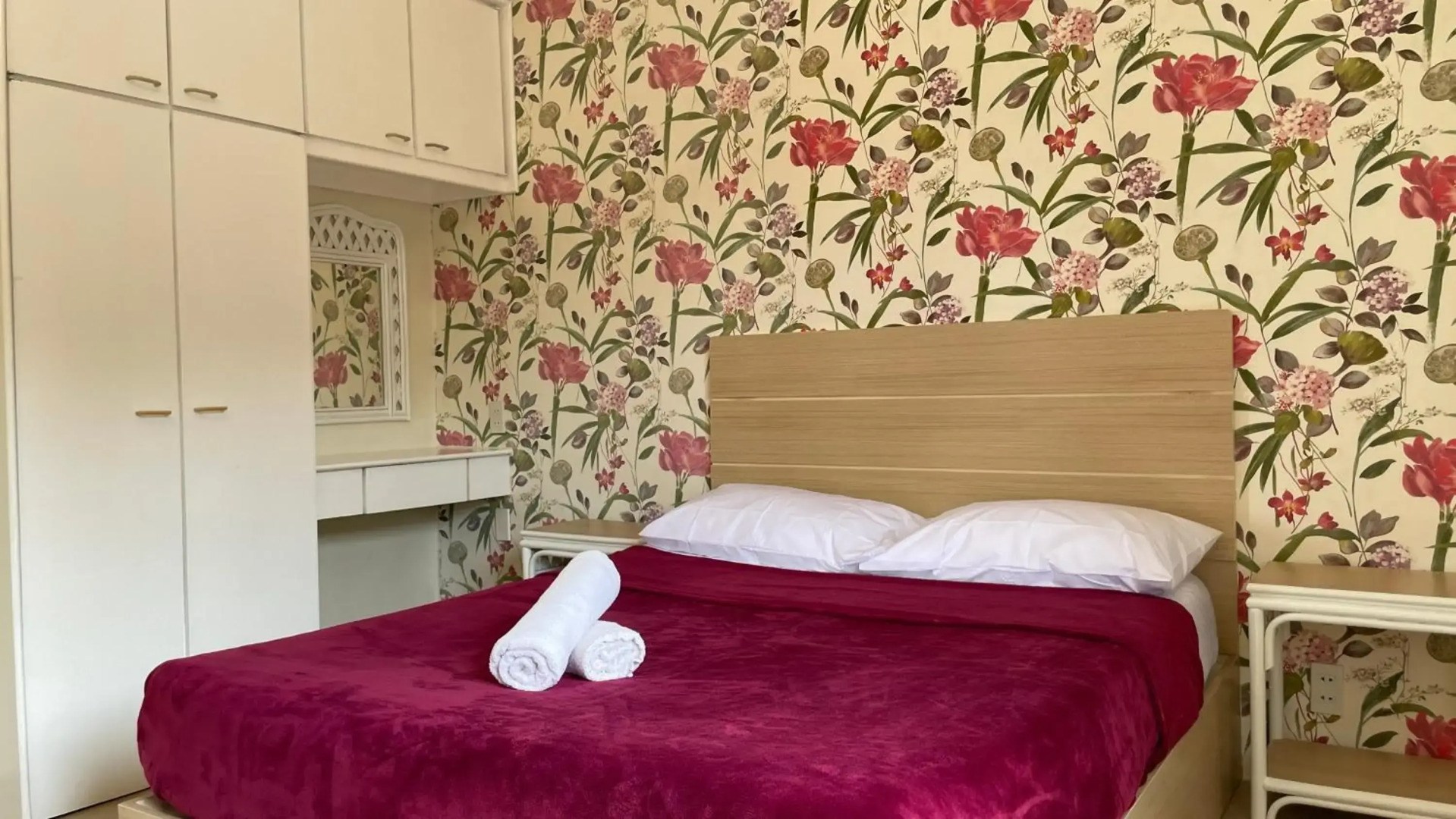 Foto - Red Knight Gardens