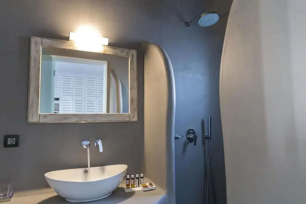 Photo - Unique Suites