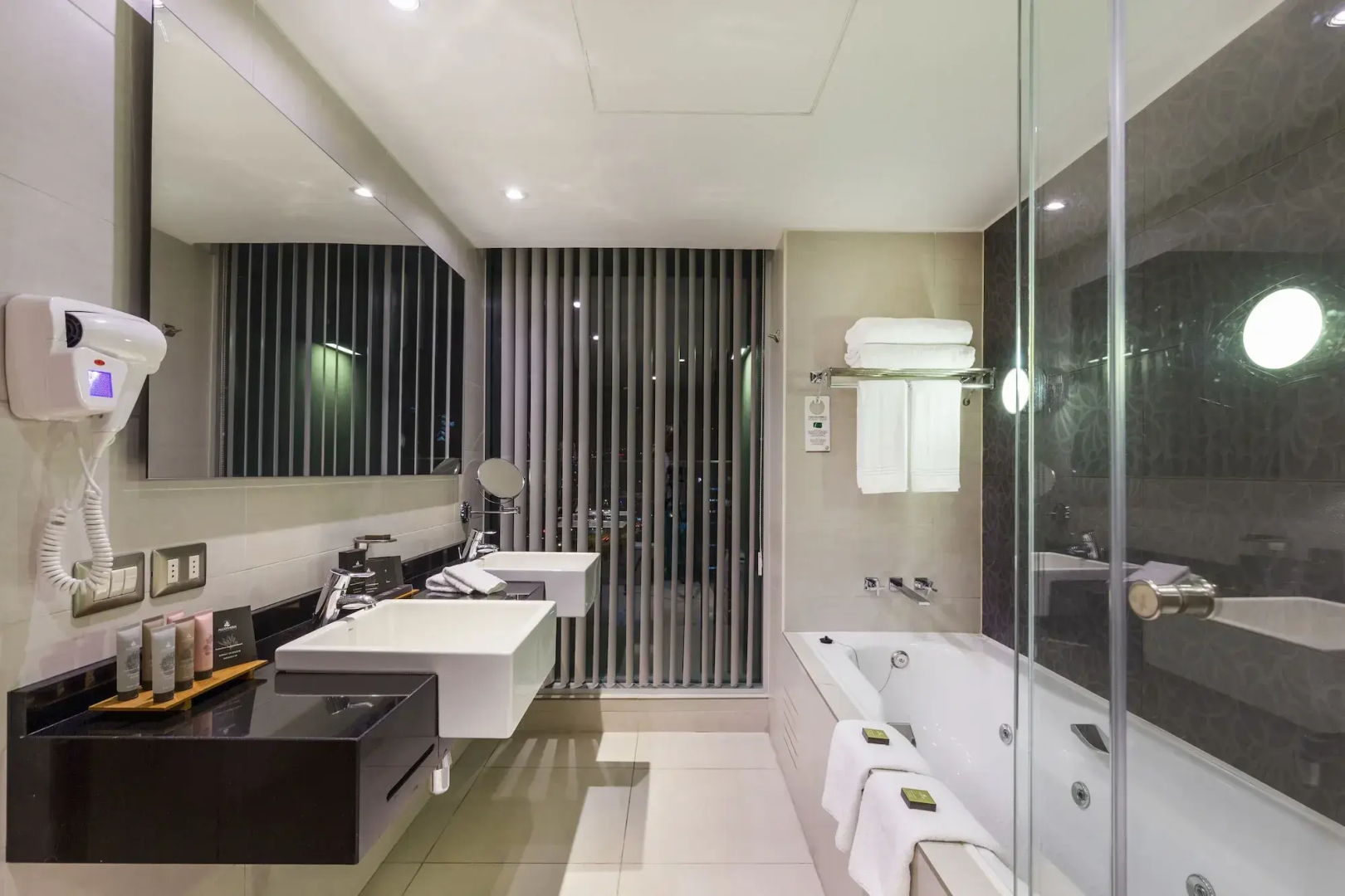 Photo - Best Western Premier Marina Las Condes