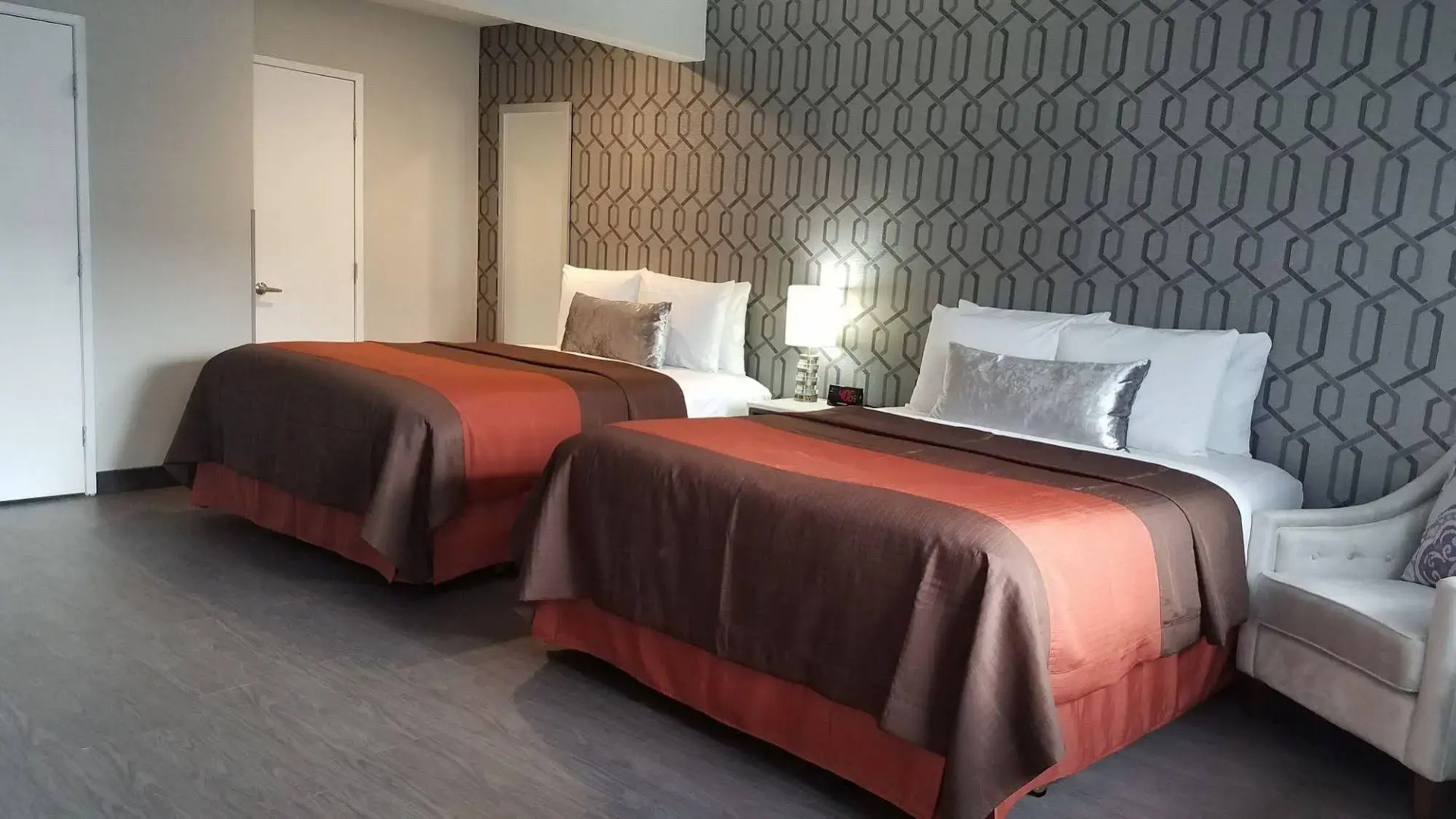 Photo - Sunset West Hotel, SureStay Collection by Best Western