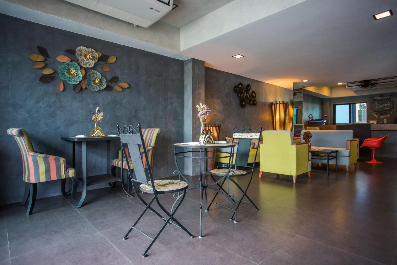 Foto - Frankie's Inn