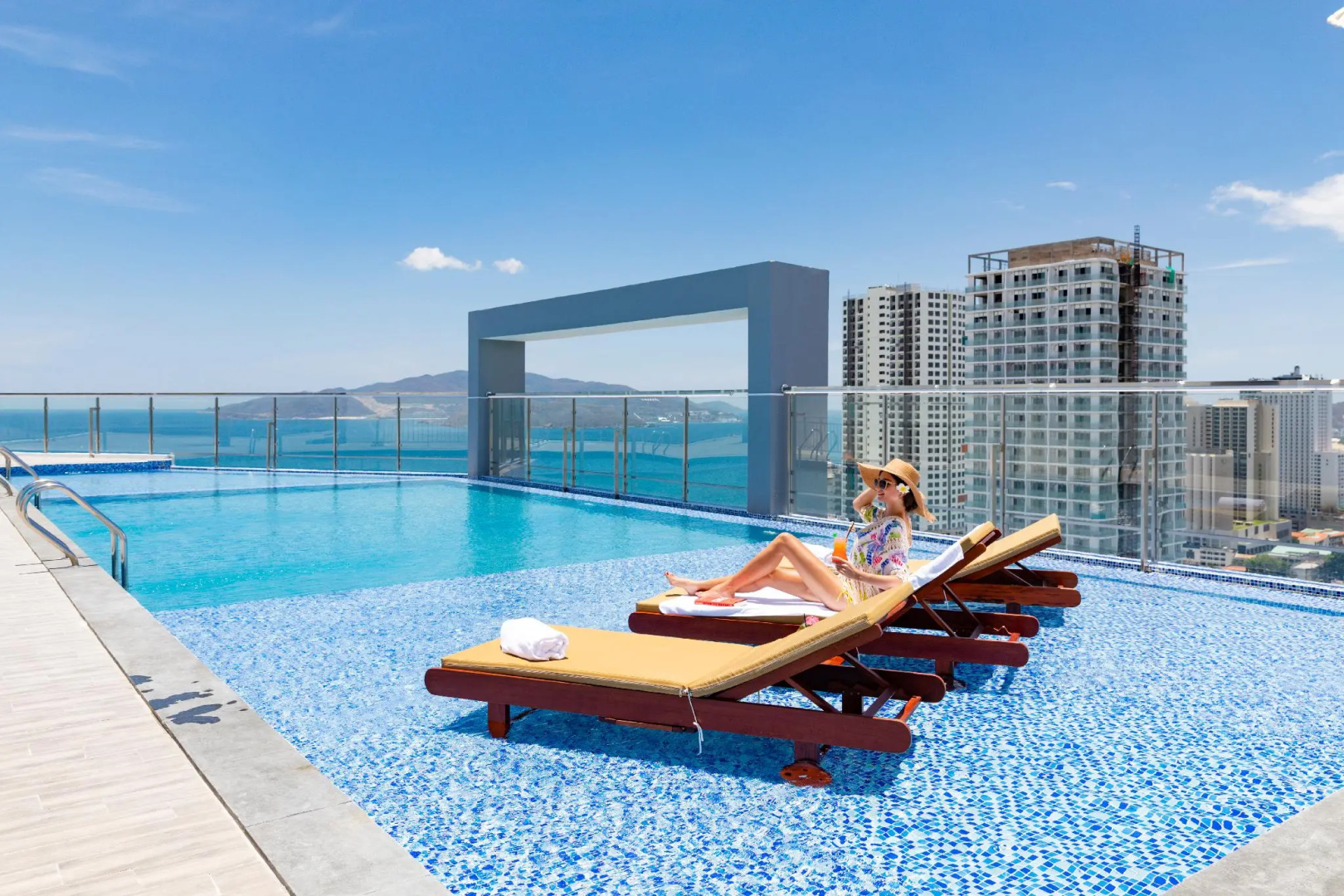 Photo - DQua Hotel