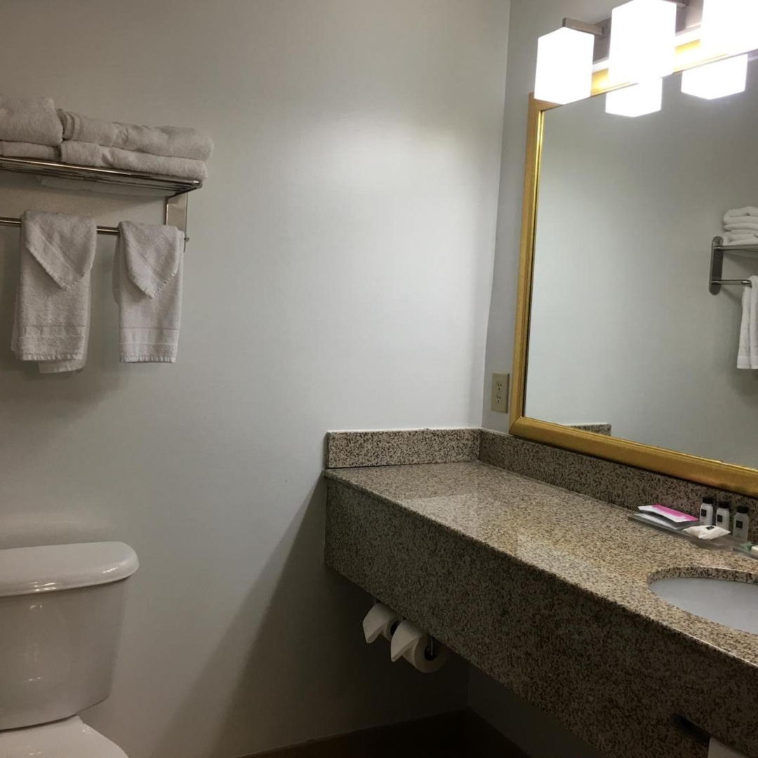 Photo - Country Inn & Suites by Radisson, Camp Springs Andrews Air Force Base , MD