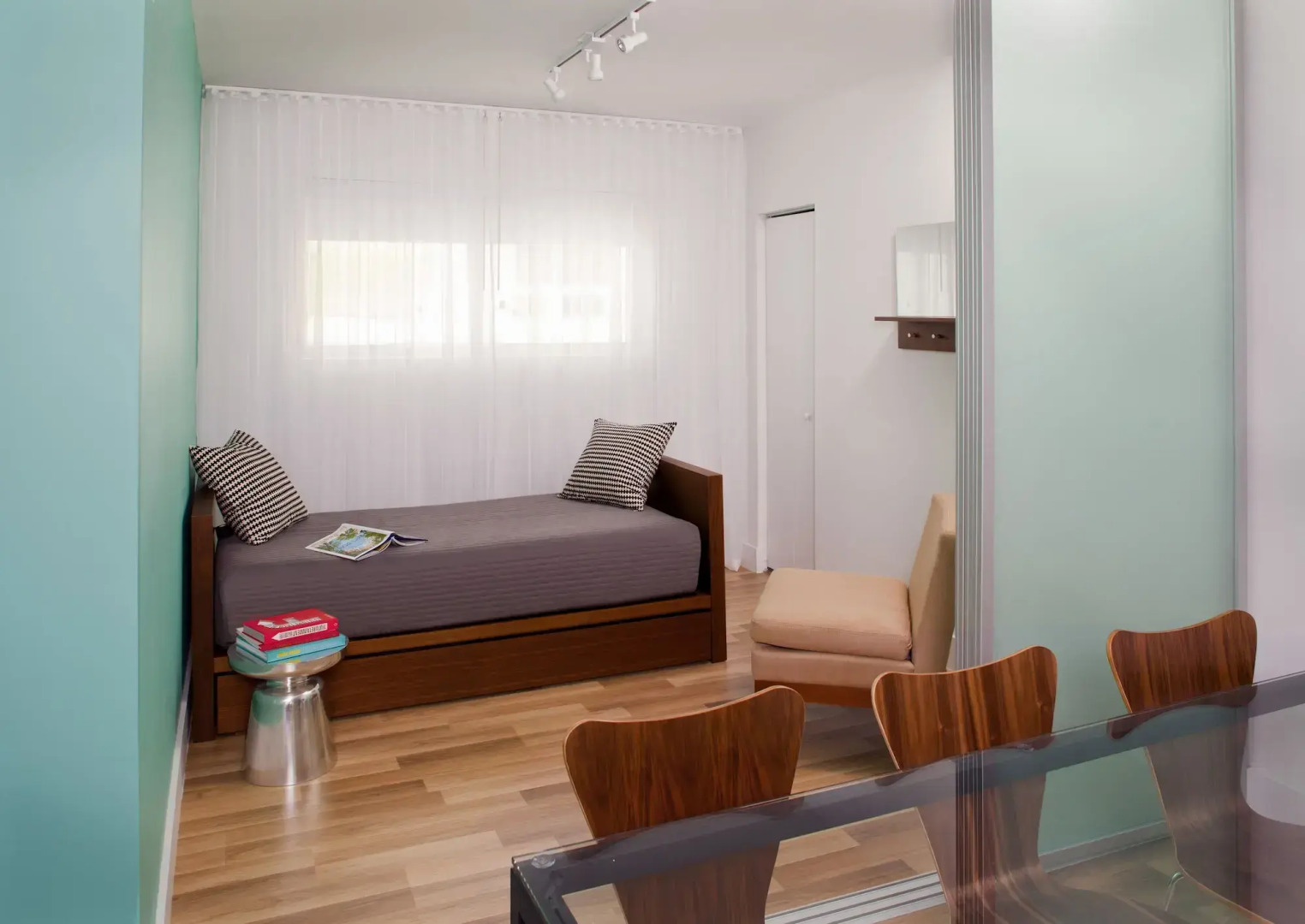 Photo - 1818 Meridian House Apartments and Suites by Eskape Collection