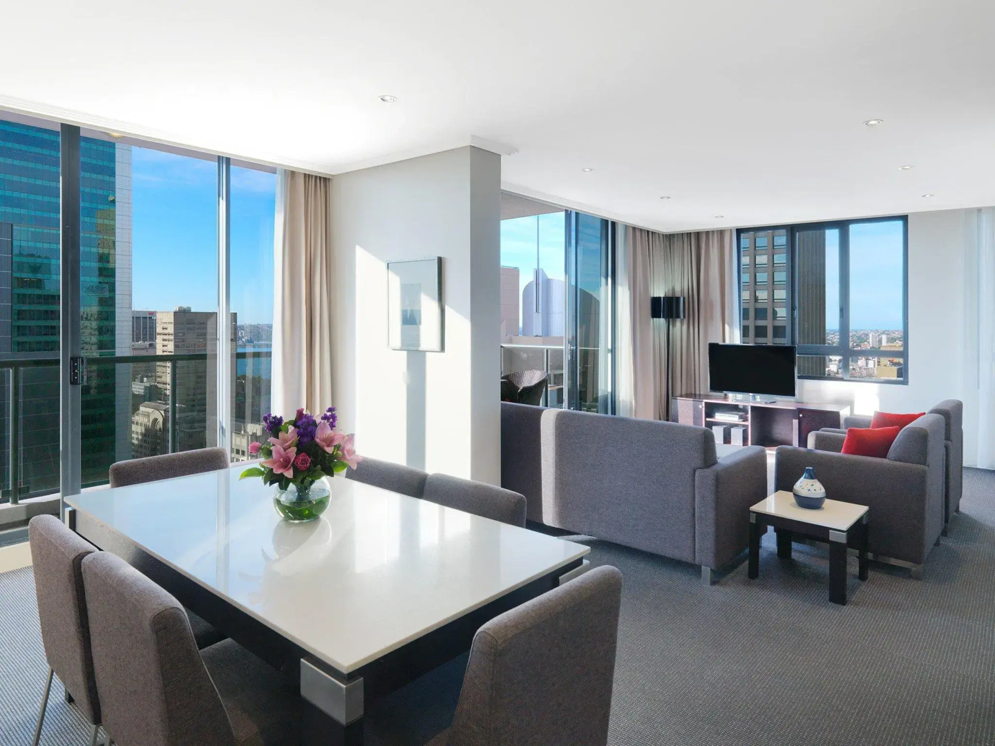 Photo - Meriton Suites Pitt Street, Sydney