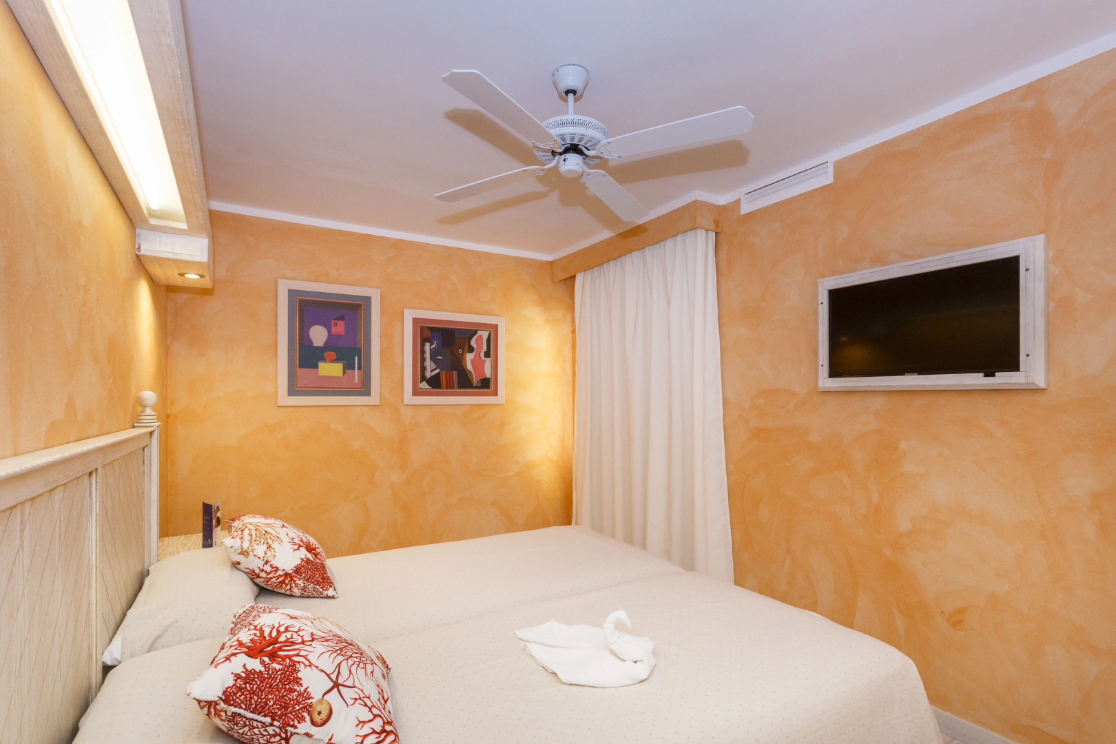 Photo - Royal Son Bou Family Club