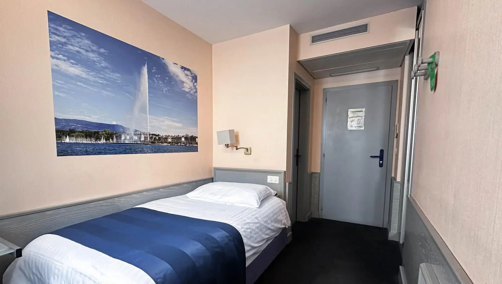 Photo - Hotel Montbrillant