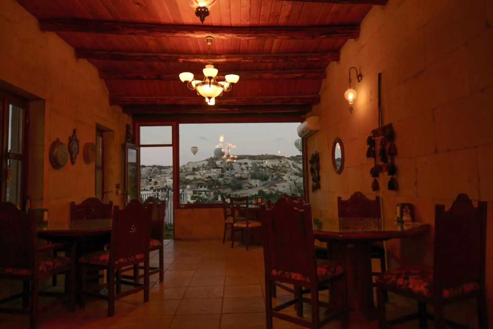 Photo - Vineyard Cave Hotel
