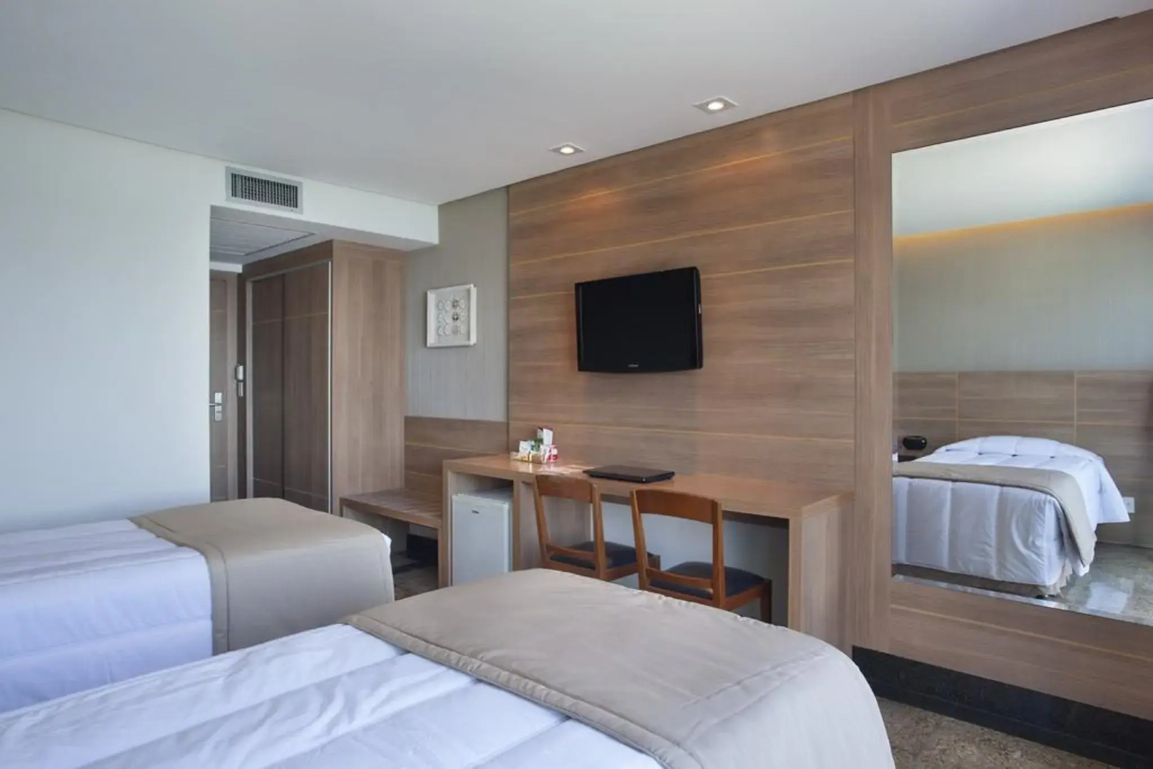 Photo - Royalty Barra Hotel