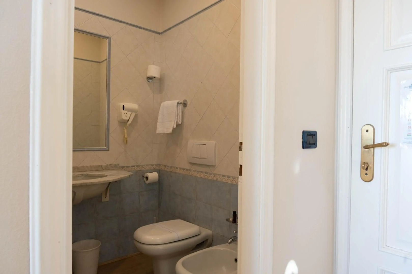 Photo - Hotel London