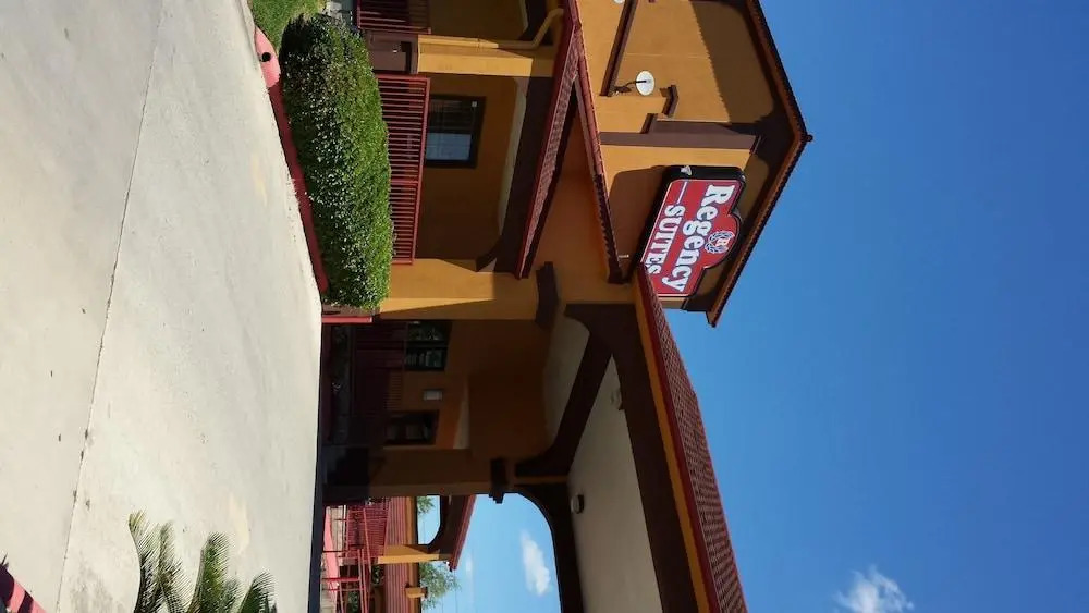 Foto - Hotel O Regency Suites Houston - IAH Beltway 8