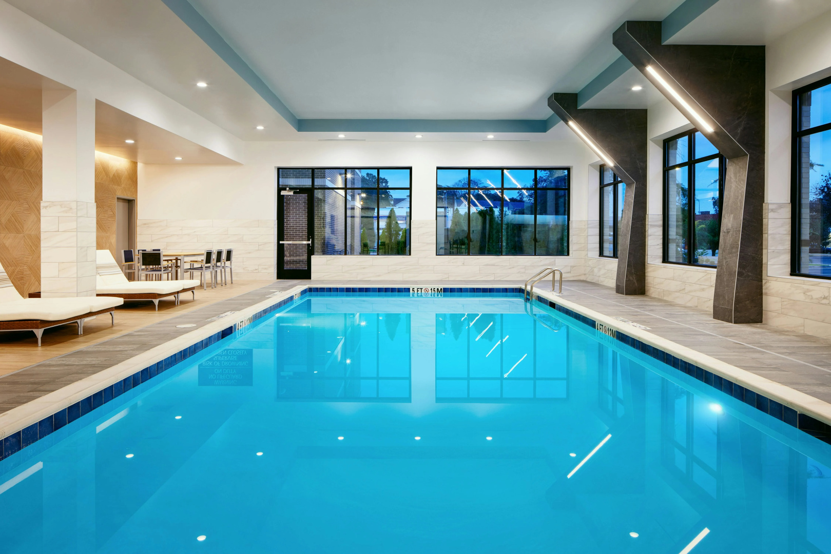 Foto - Embassy Suites by Hilton Atlanta Airport North