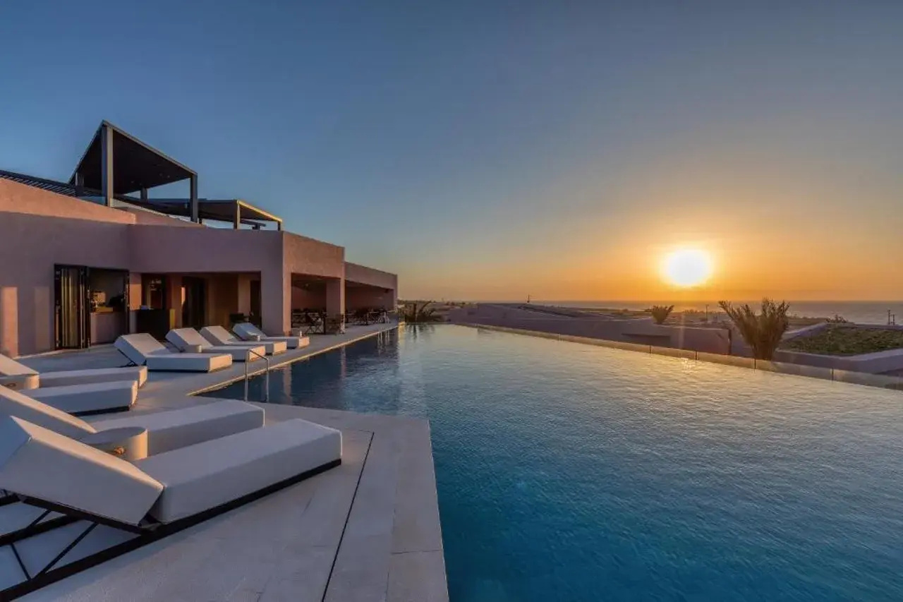 Photo - Domes Novos Santorini, Autograph Collection