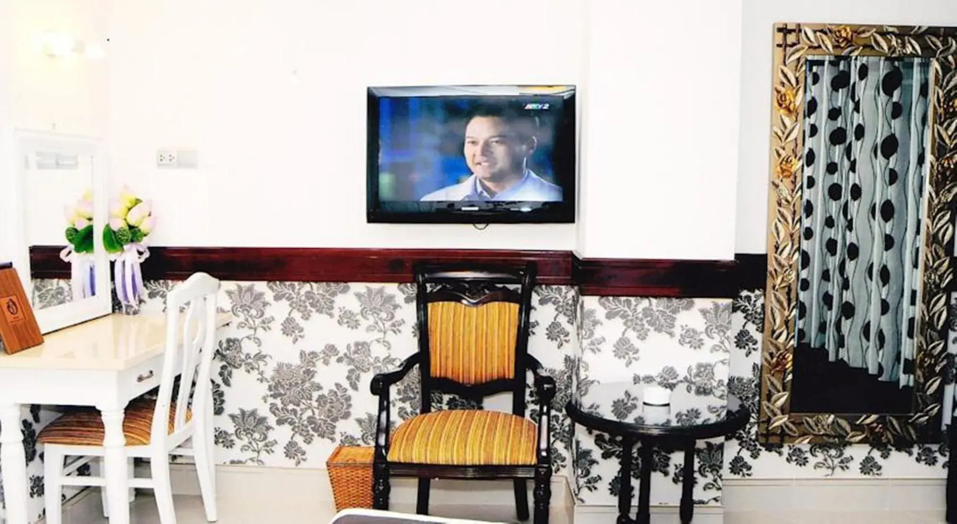 Photo - HOANG THANH THUY AIRPORT HOTEL 2 - Gần Ẩm Thực Đêm Chợ Hoàng Hoa Thám