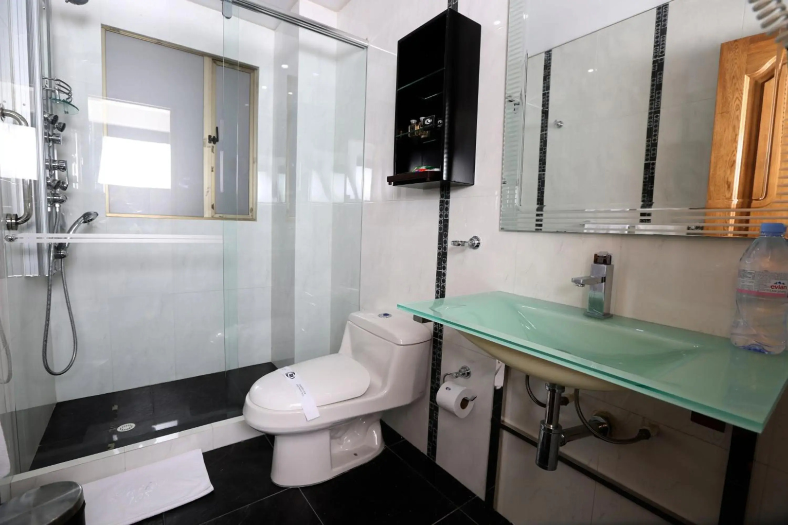 Photo - Hotel Suites 108