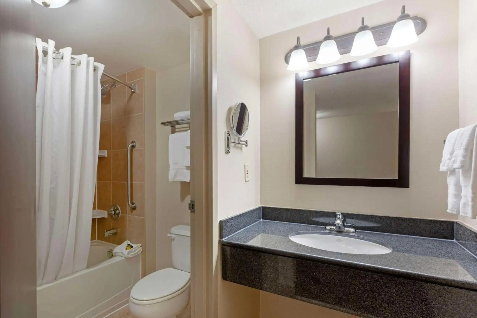Foto - Best Western Plus Muskoka Inn