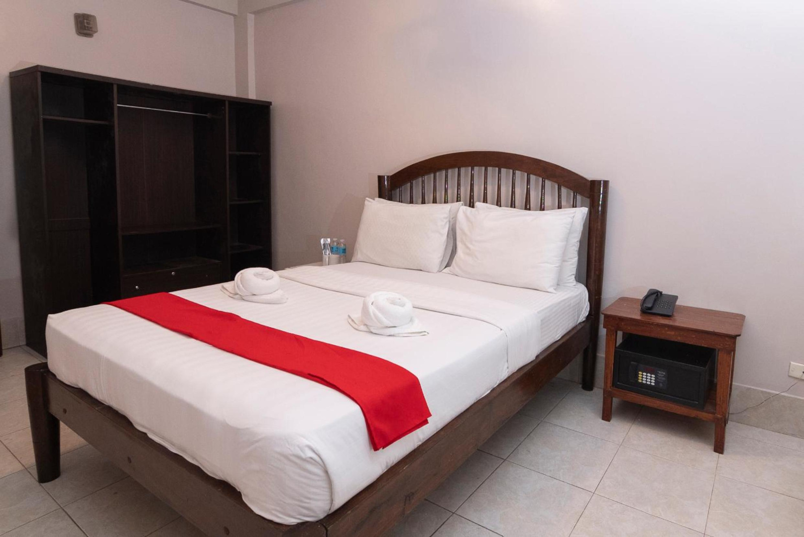 Photo - Kiwi Hotel