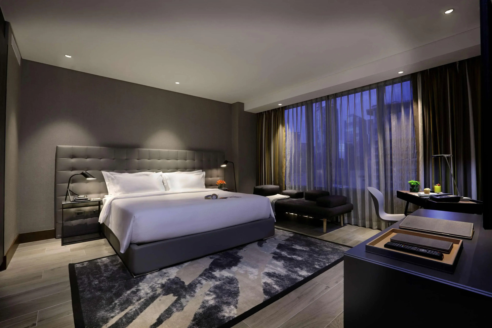 Photo - Makati Diamond Residences