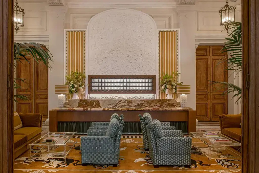 Photo - Saint James Paris