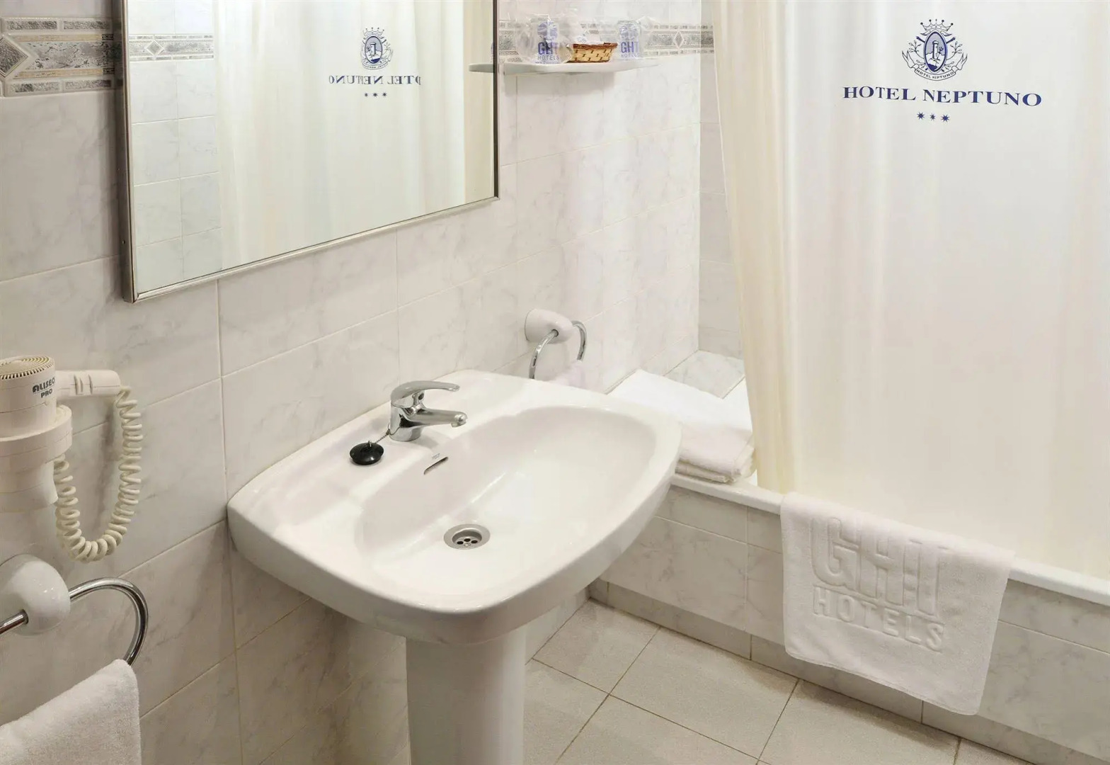 Photo - Hotel GHT Neptuno-Tossa & Venus SPA